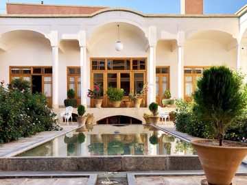 Darbe Bagh Residence | Planning to consider Kashan as your next vacation destination? Apochi has so many irresistible offers for your...