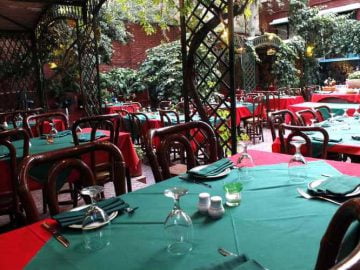 Fardis Hotel | You can enjoy local food at Persian Restaurant which has a capacity of 25 people. The French restaurant is in the north part...