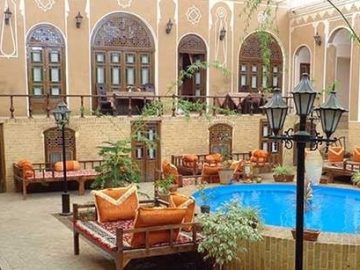 Kheshto Mah Guesthouse | This 300-year-old accommodation offers an authentic traditional Persian atmosphere. You have to...