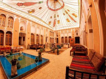 Fahadan Museum Hotel | The 4-star Fahadan Museum Hotel used to be an old mansion in Yazd. First of all, it is considered an architectural...